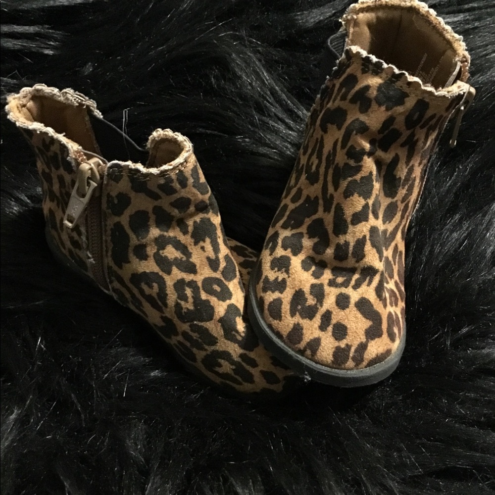 Booties with Style - Picture 2 of 4